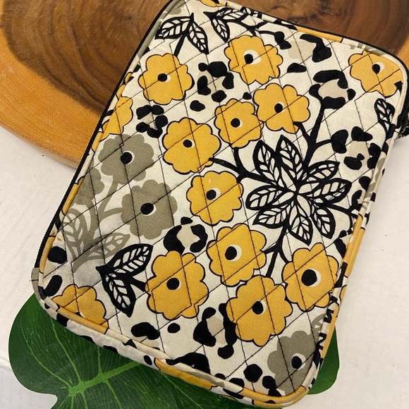 Vera Bradley Floral & Cheetah Print Quilted IPad or Tablet Case - Picture 2 of 11